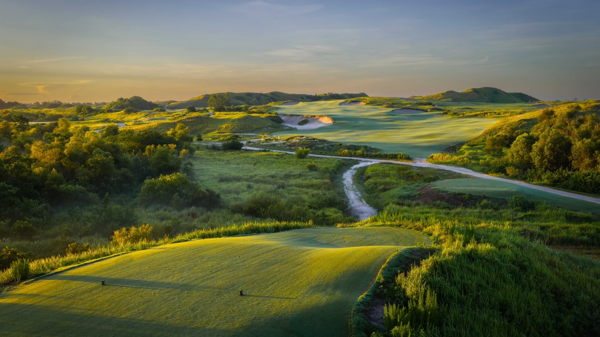 Sweeping fairways and sculpted dunes at Streamsong